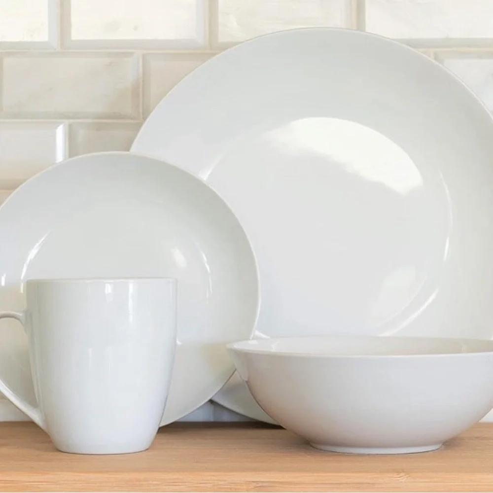 Dinnerware Set - Picture 2 of 9